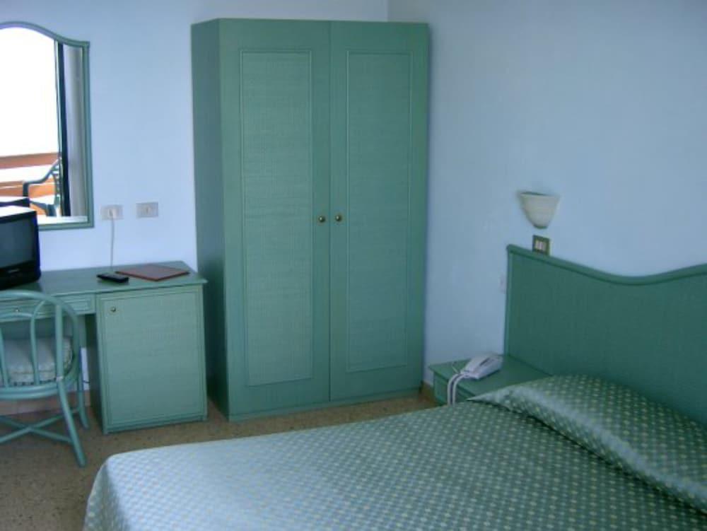 Hotel Manzi Marina Di Pisa Eksteriør billede